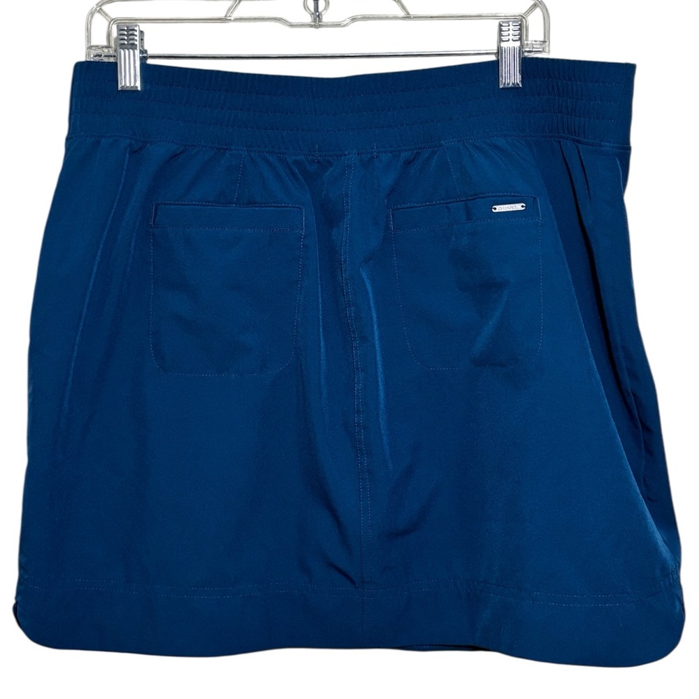 Orvis Medium Blue pull-on athletic skort with pockets.
Women’s Large. - Picture 4 of 4